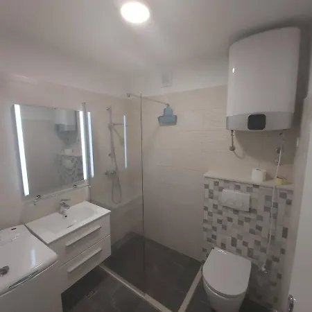 Apartman Kuvacic Apartment *